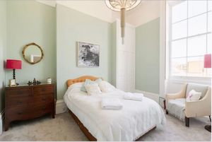 Bedroom- click for photo gallery